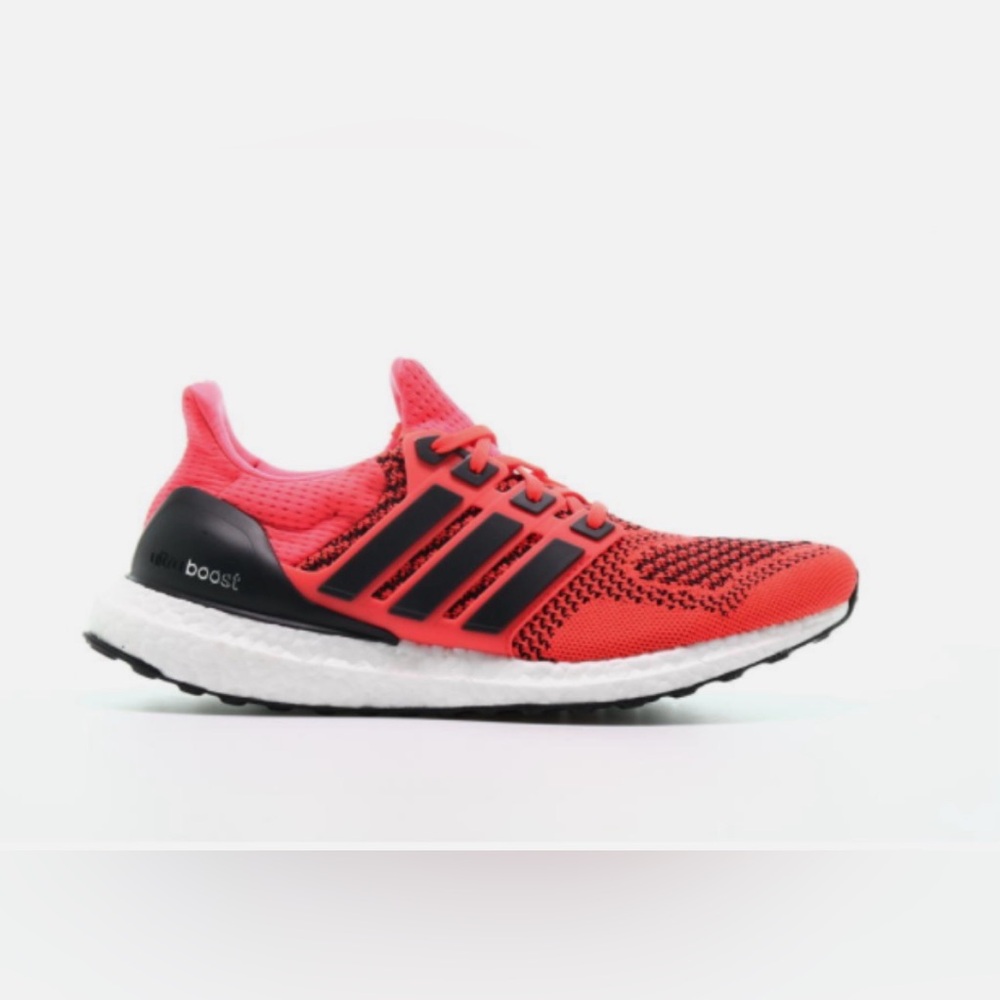 Adidas Ultra Boost Sneakers | Coral Pink & Black | Women’s 8 / Men’s 7